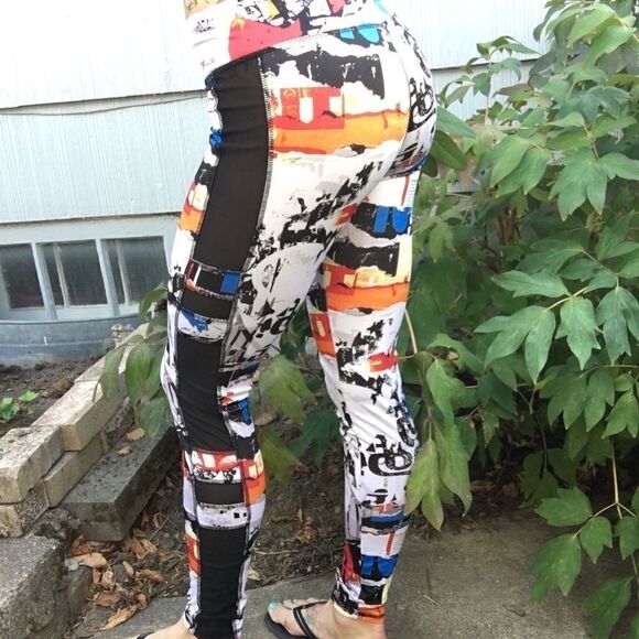 Forever 21 colorful mesh side panel fitness pants - Picture 2 of 6